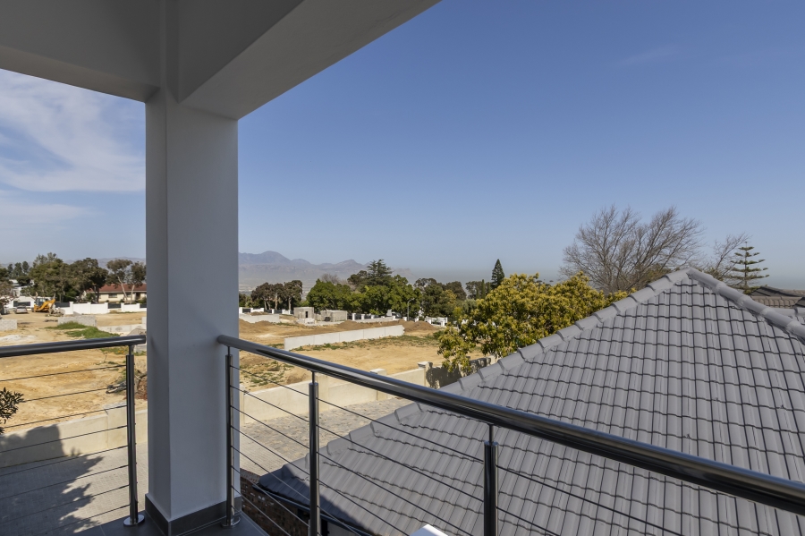 To Let 3 Bedroom Property for Rent in Helena Heights Western Cape